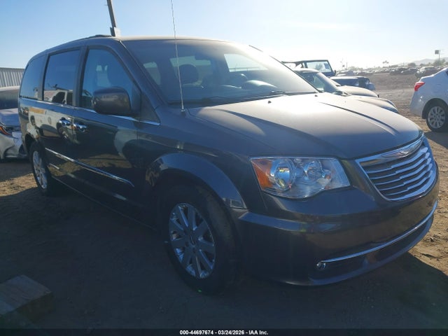 Chrysler Town &amp; Country Touring 2016 2C4RC1BG5GR112131 main image
