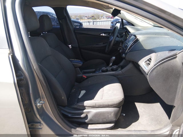 1G1BE5SM3J7123882 Chevrolet Cruze Lt Auto