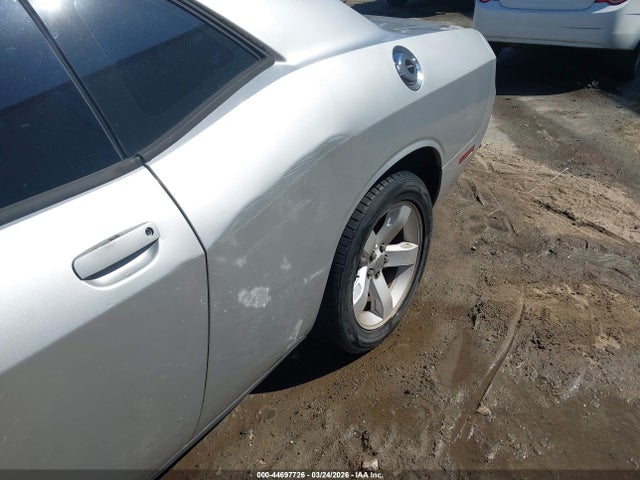 44697726 :رقم المزاد ، 2C3CDYAG7CH176852 vin ، 2012 Dodge Challenger Sxt مزاد بيع