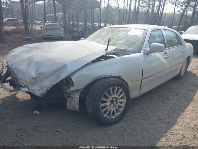 2004 LINCOLN TOWN CAR 1LNHM83W64Y667308 Photo 1