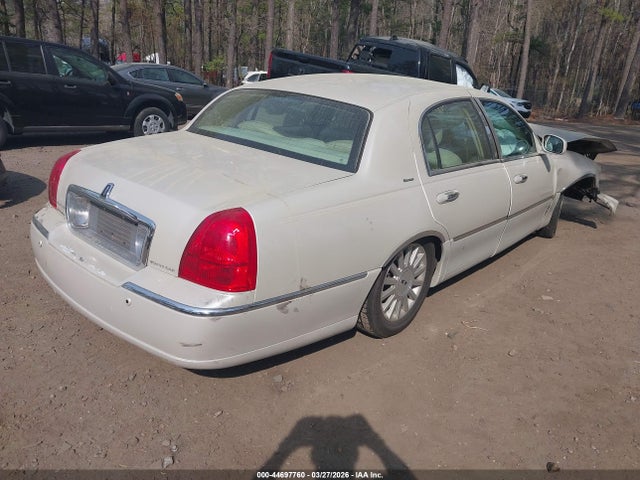 2004 LINCOLN TOWN CAR 1LNHM83W64Y667308 Photo 3
