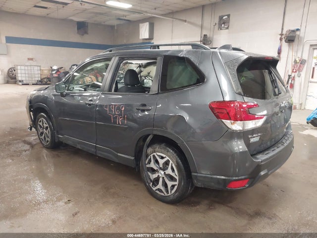 44697781 :رقم المزاد ، JF2SKAJC0MH419749 vin ، 2021 Subaru Forester Premium مزاد بيع