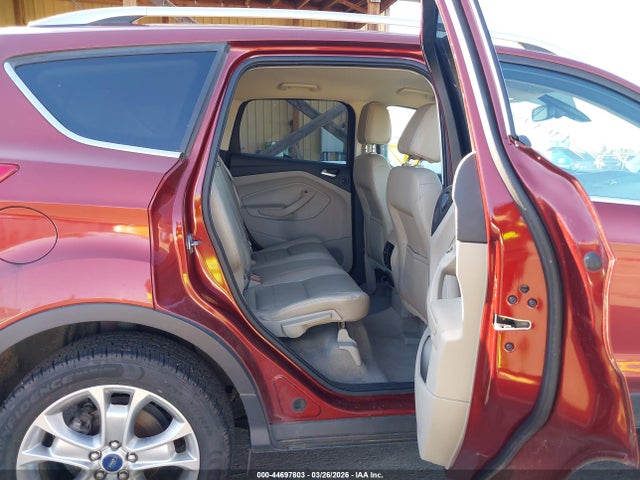 1FMCU9JX1FUB80037 Ford Escape Titanium