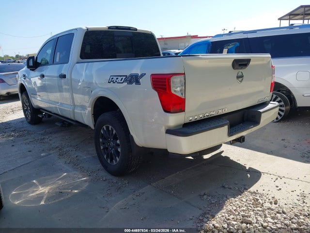 2019 NISSAN TITAN XD 1N6BA1F48KN521184 Photo 2