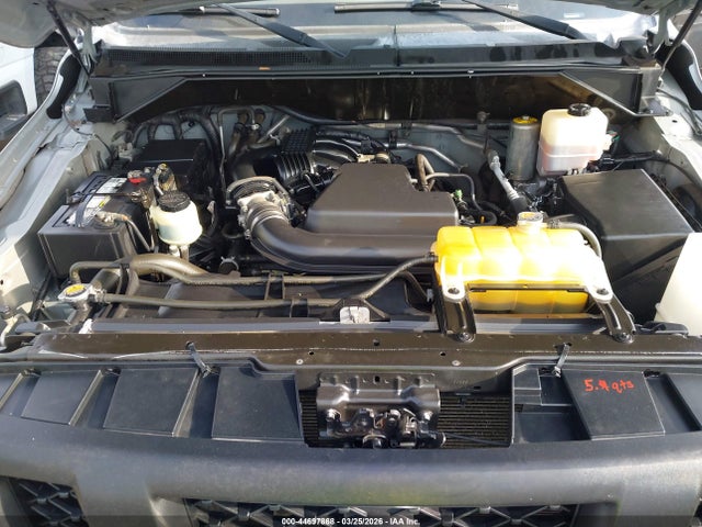 44697868 :رقم المزاد ، 1N6BF0KM3FN809511 vin ، 2015 Nissan Nv Cargo Nv1500 Sv V6 مزاد بيع