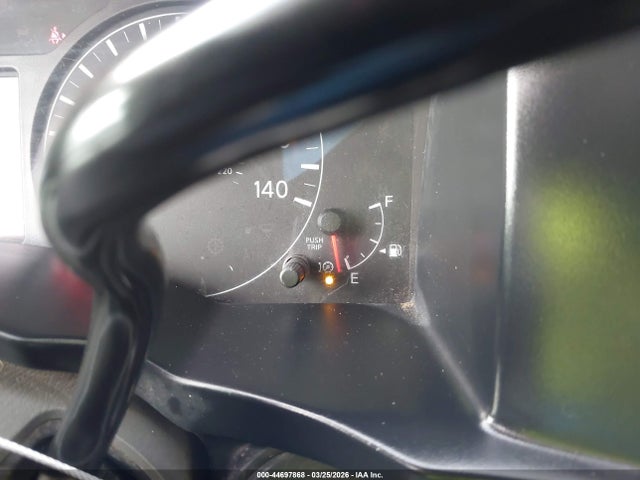 44697868 :رقم المزاد ، 1N6BF0KM3FN809511 vin ، 2015 Nissan Nv Cargo Nv1500 Sv V6 مزاد بيع