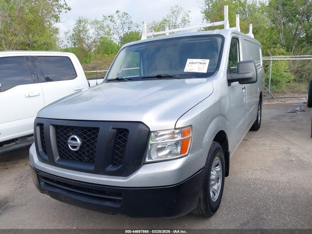 44697868 :رقم المزاد ، 1N6BF0KM3FN809511 vin ، 2015 Nissan Nv Cargo Nv1500 Sv V6 مزاد بيع