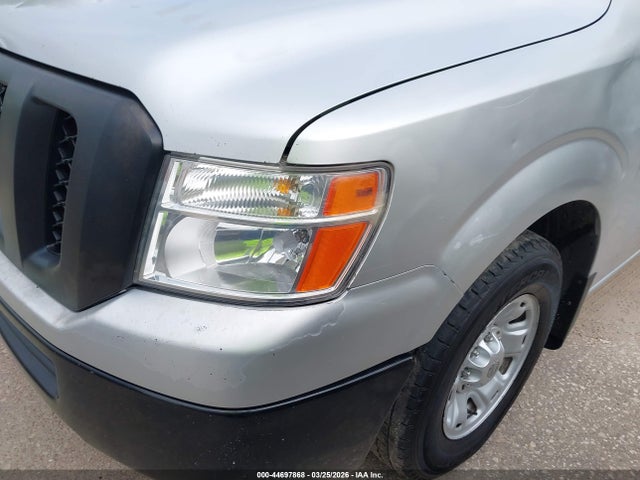 44697868 :رقم المزاد ، 1N6BF0KM3FN809511 vin ، 2015 Nissan Nv Cargo Nv1500 Sv V6 مزاد بيع