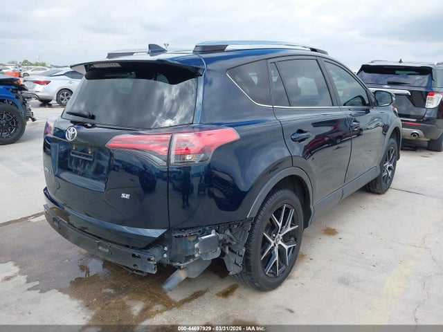 Toyota RAV4 SE 2018 JTMNFREV8JJ164444 Image 4