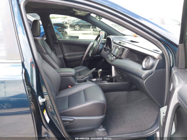 Toyota RAV4 SE 2018 JTMNFREV8JJ164444 Image 5