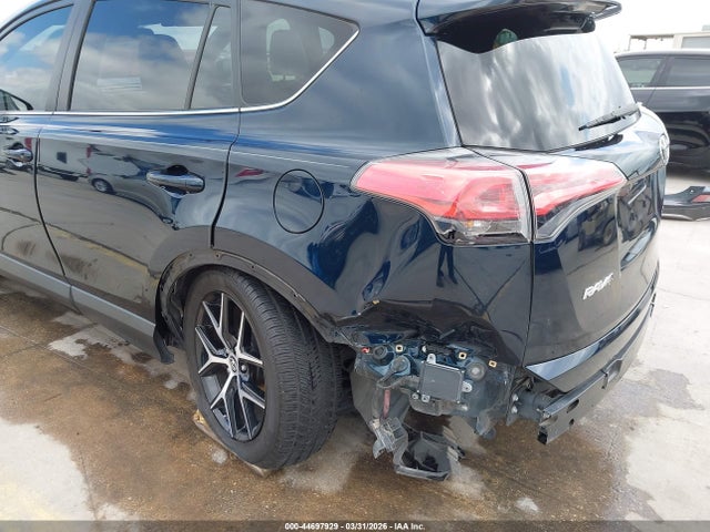 Toyota RAV4 SE 2018 JTMNFREV8JJ164444 Image 6