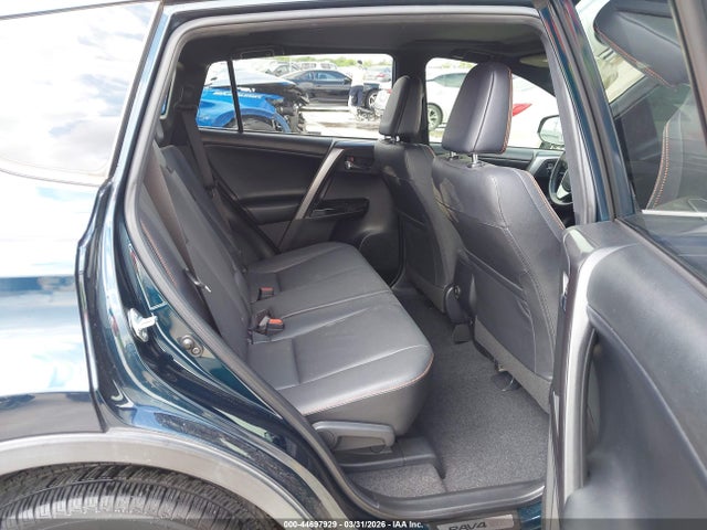 Toyota RAV4 SE 2018 JTMNFREV8JJ164444 Image 8