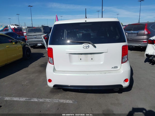 Scion Xb Release Series 2014 JTLZE4FE7EJ060124 Image 17