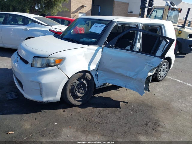 Scion Xb Release Series 2014 JTLZE4FE7EJ060124 Image 2