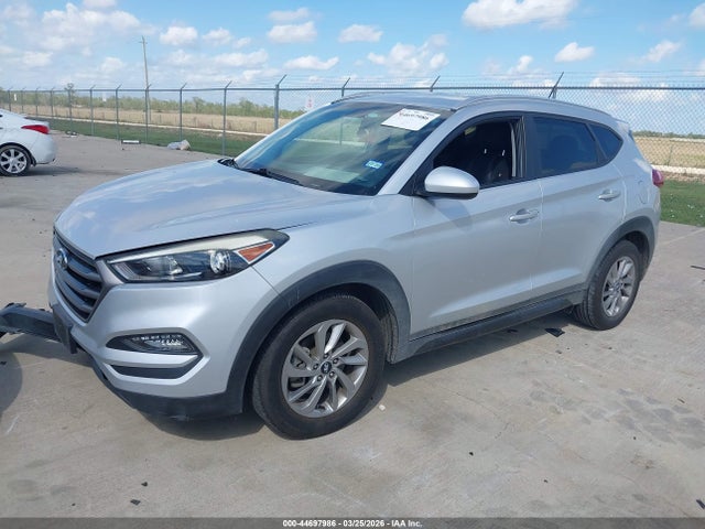 Hyundai TUCSON SE 2016 KM8J33A48GU139936 Image 2