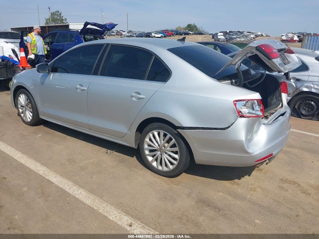 44697992 :رقم المزاد ، 3VWLX7AJ3BM349305 vin ، 2011 Volkswagen Jetta 2.5l Sel مزاد بيع