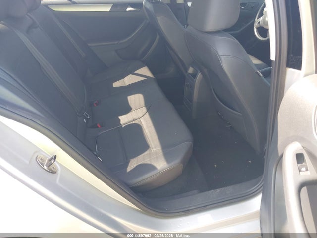 44697992 :رقم المزاد ، 3VWLX7AJ3BM349305 vin ، 2011 Volkswagen Jetta 2.5l Sel مزاد بيع
