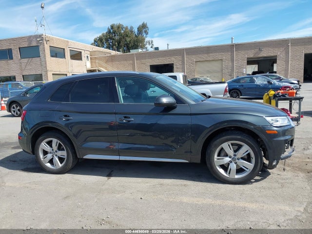 Продажа на аукционе авто 2018 Audi Q5 2.0t Premium/2.0t Tech Premium, vin: WA1ANAFY4J2003377, номер лота: 44698049