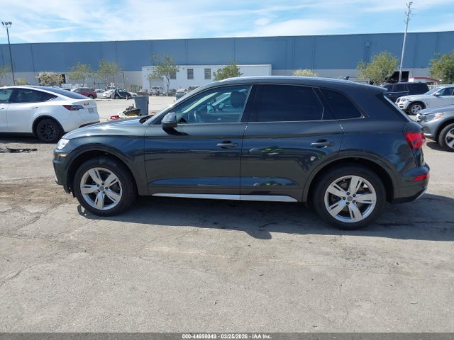 Продажа на аукционе авто 2018 Audi Q5 2.0t Premium/2.0t Tech Premium, vin: WA1ANAFY4J2003377, номер лота: 44698049