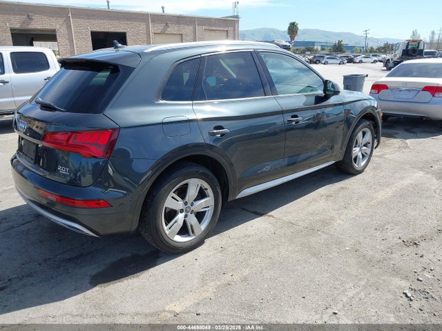 Продажа на аукционе авто 2018 Audi Q5 2.0t Premium/2.0t Tech Premium, vin: WA1ANAFY4J2003377, номер лота: 44698049