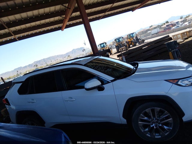 Toyota Rav4 Xle Premium 2019 JTMC1RFV1KJ004203 Image 13