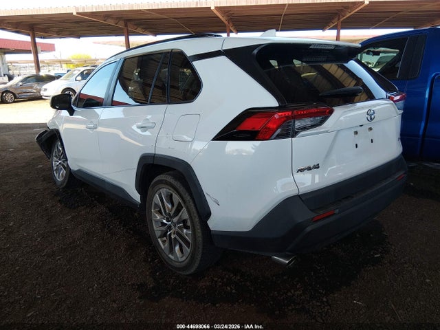 Toyota Rav4 Xle Premium 2019 JTMC1RFV1KJ004203 Image 3