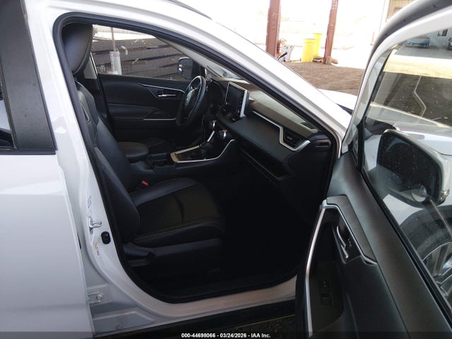 Toyota Rav4 Xle Premium 2019 JTMC1RFV1KJ004203 Image 5