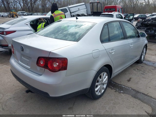 Aukcja sprzedaży 2010 Volkswagen Jetta Limited Edition, vin: 3VWAZ7AJ4AM120017, numer aukcji: 44698088