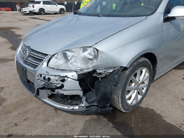Aukcja sprzedaży 2010 Volkswagen Jetta Limited Edition, vin: 3VWAZ7AJ4AM120017, numer aukcji: 44698088