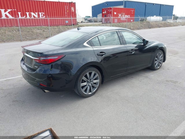 2018 MAZDA MAZDA6 JM1GL1XY3J1325941 Photo 3