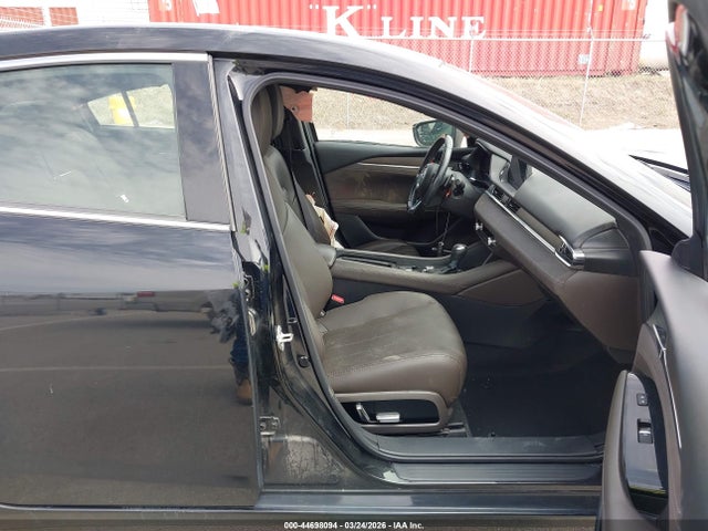 2018 MAZDA MAZDA6 JM1GL1XY3J1325941 Photo 4