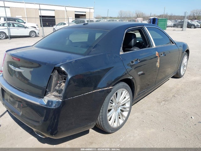 2011 Chrysler 300c მანქანა იყიდება აუქციონზე, vin: 2C3CA6CT0BH560669, აუქციონის ნომერი: 44698111