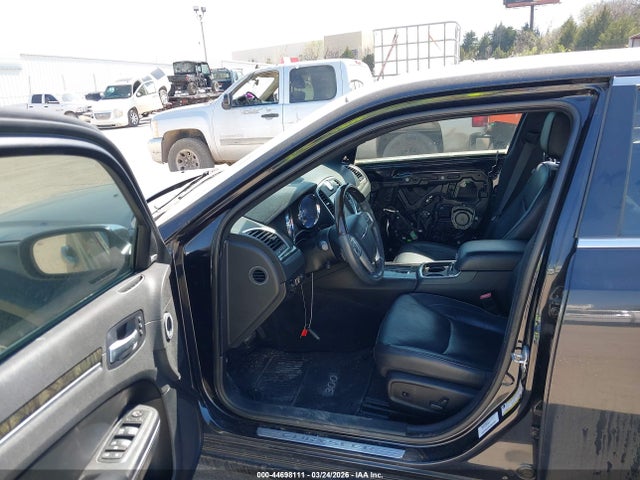 2011 Chrysler 300c მანქანა იყიდება აუქციონზე, vin: 2C3CA6CT0BH560669, აუქციონის ნომერი: 44698111