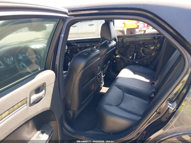 2011 Chrysler 300c მანქანა იყიდება აუქციონზე, vin: 2C3CA6CT0BH560669, აუქციონის ნომერი: 44698111