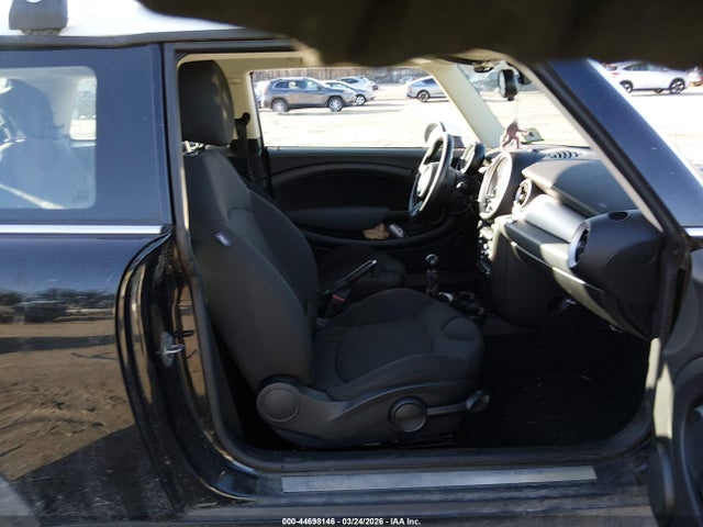 2011 MINI COOPER WMWSU3C54BT182158 Photo 4