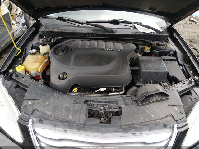 2013 Chrysler 200 Limited მანქანა იყიდება აუქციონზე, vin: 1C3CCBCG9DN621100, აუქციონის ნომერი: 44698190