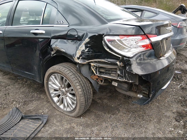 2013 Chrysler 200 Limited მანქანა იყიდება აუქციონზე, vin: 1C3CCBCG9DN621100, აუქციონის ნომერი: 44698190