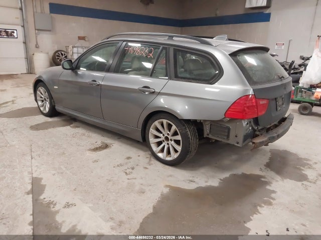 2010 Bmw 328i Xdrive მანქანა იყიდება აუქციონზე, vin: WBAUU3C54AA540734, აუქციონის ნომერი: 44698232
