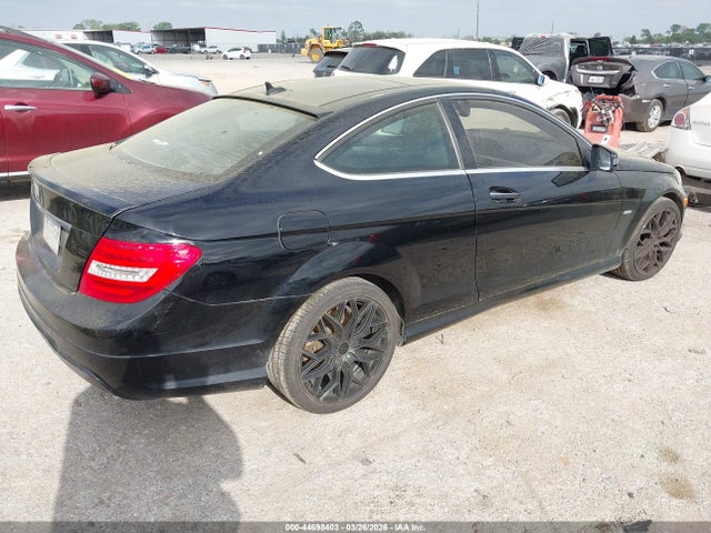 Продаж на аукціоні авто 2012 Mercedes-benz C 250, vin: WDDGJ4HB5CF811664, номер лоту: 44698403