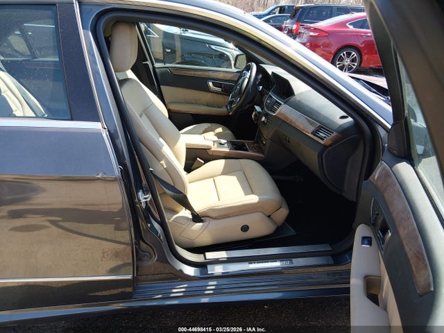 2013 MERCEDES-BENZ E 350 WDDHF8JBXDA700789 Photo 4