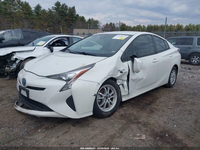 JTDKBRFU6H3033063 Toyota Prius Two