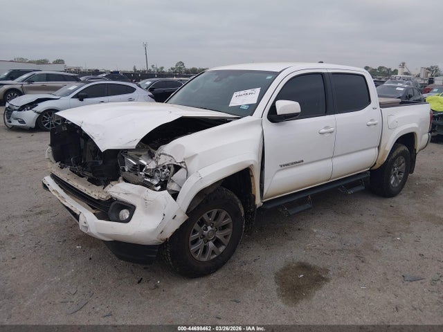 44698462 :رقم المزاد ، 5TFAZ5CN2JX064824 vin ، 2018 Toyota Tacoma Sr5 V6 مزاد بيع