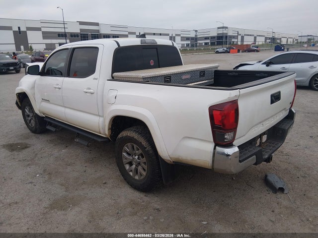 44698462 :رقم المزاد ، 5TFAZ5CN2JX064824 vin ، 2018 Toyota Tacoma Sr5 V6 مزاد بيع