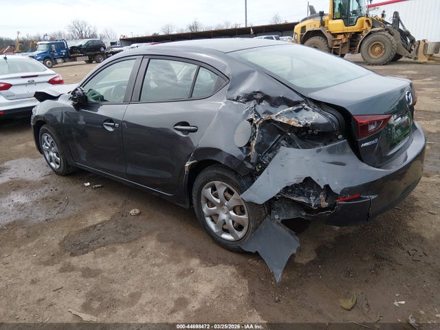 Продаж на аукціоні авто 2015 Mazda Mazda3 I Sport, vin: 3MZBM1U74FM143112, номер лоту: 44698472