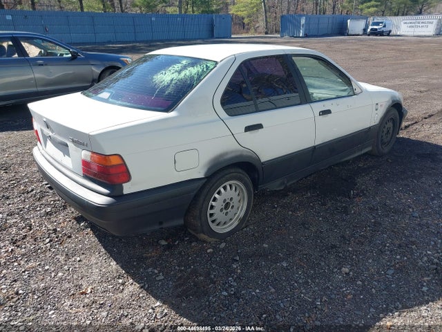 1992 BMW 325 WBACB3319NFE02570 Photo 3