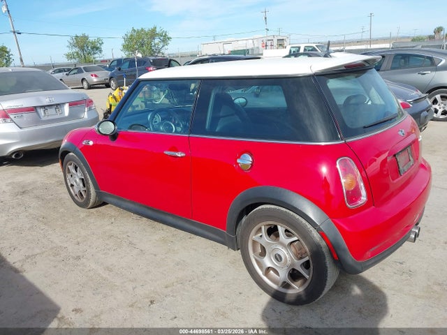 2004 MINI COOPER S WMWRE33484TD88558 Photo 2