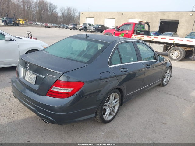 44698606 :رقم المزاد ، WDDGF8AB4DA751409 vin ، 2013 Mercedes-benz C 300 Sport 4matic مزاد بيع
