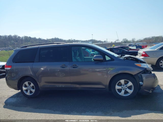 Aukcja sprzedaży 2011 Toyota Sienna Le V6, vin: 5TDKK3DC6BS171196, numer aukcji: 44698677