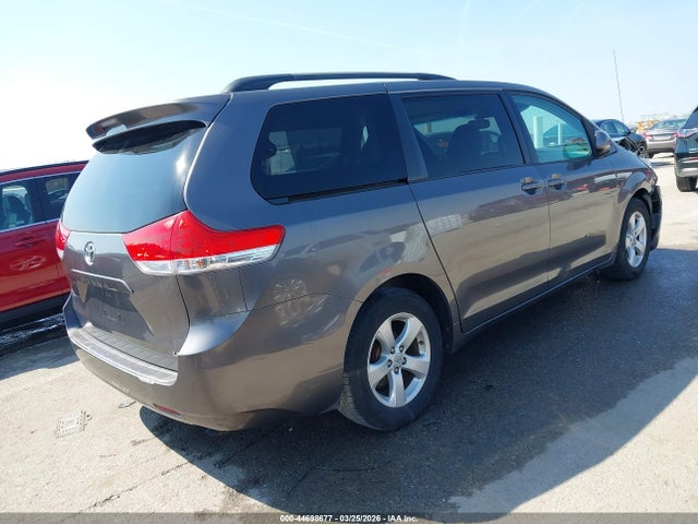 Aukcja sprzedaży 2011 Toyota Sienna Le V6, vin: 5TDKK3DC6BS171196, numer aukcji: 44698677