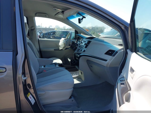 Aukcja sprzedaży 2011 Toyota Sienna Le V6, vin: 5TDKK3DC6BS171196, numer aukcji: 44698677